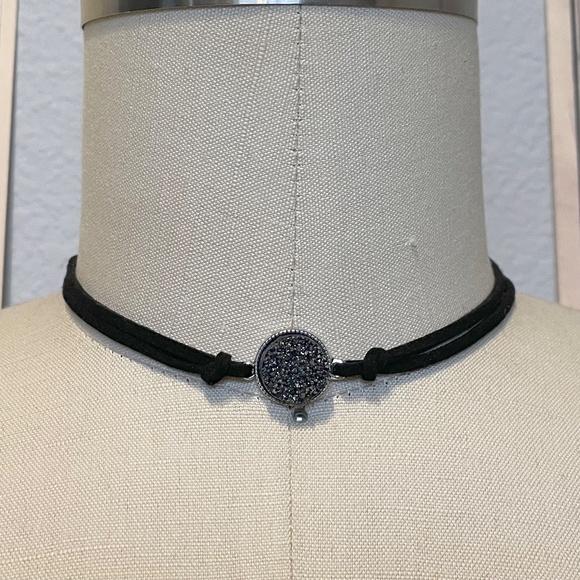Black Chunky Strap Choker With Shimmery Sparkly Dark Grey Crystal Front Pendant - Picture 1 of 6